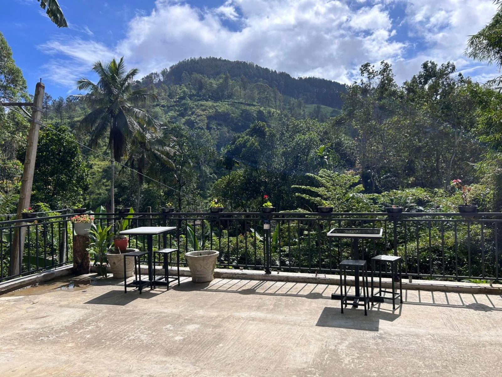 Ella Thenulya Exterior foto