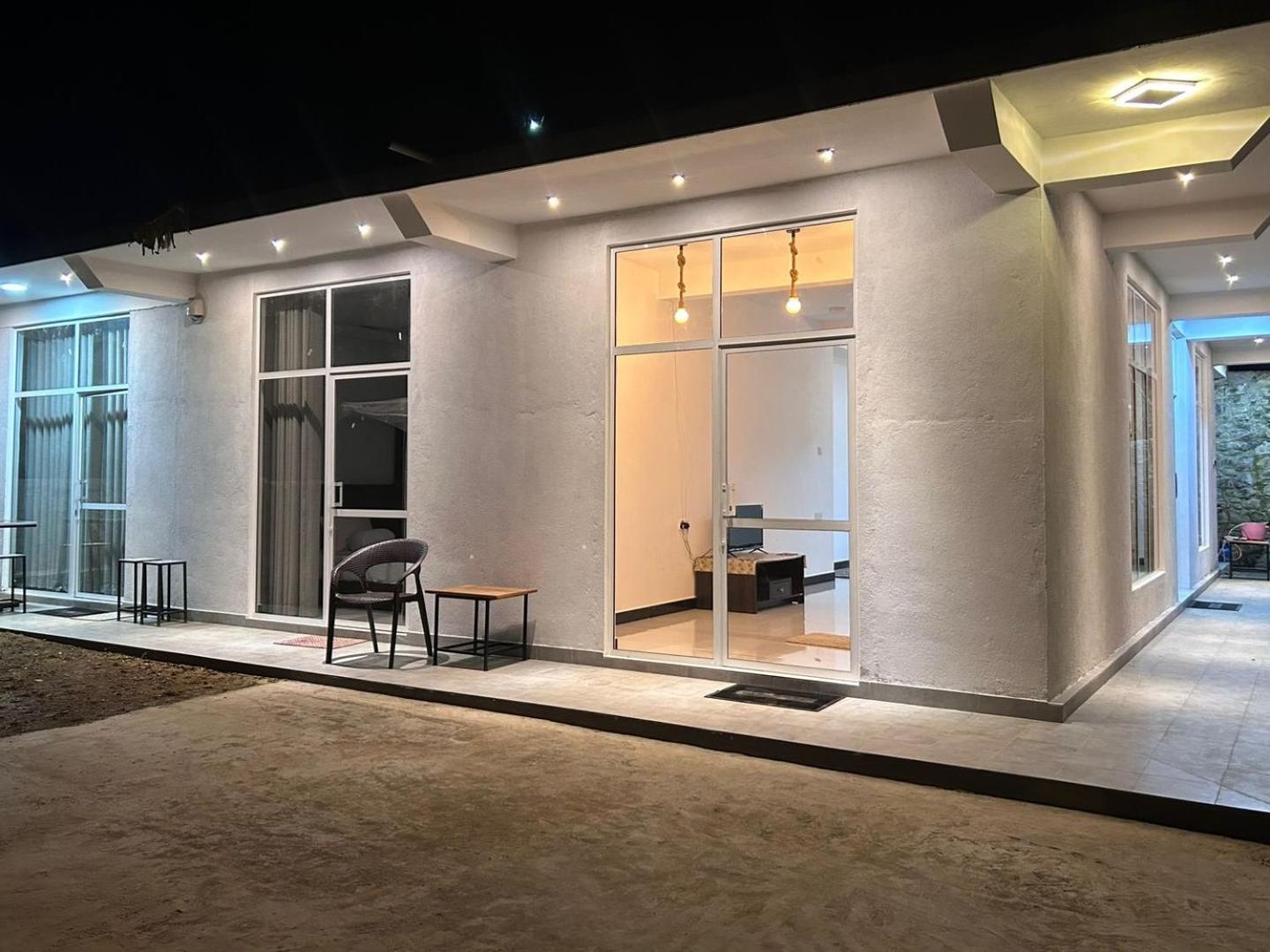 Ella Thenulya Exterior foto